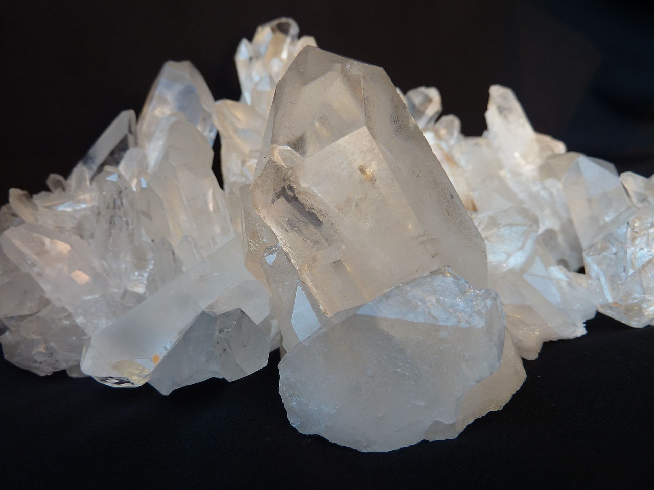 rock crystal, clear to white, gemstone tip-1603422.jpg